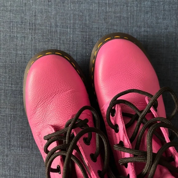NEW Dr. Martens Air Wair 1460 Pascal Virginia Leather Womens Thrift Pink Fuchsia - Picture 5 of 9